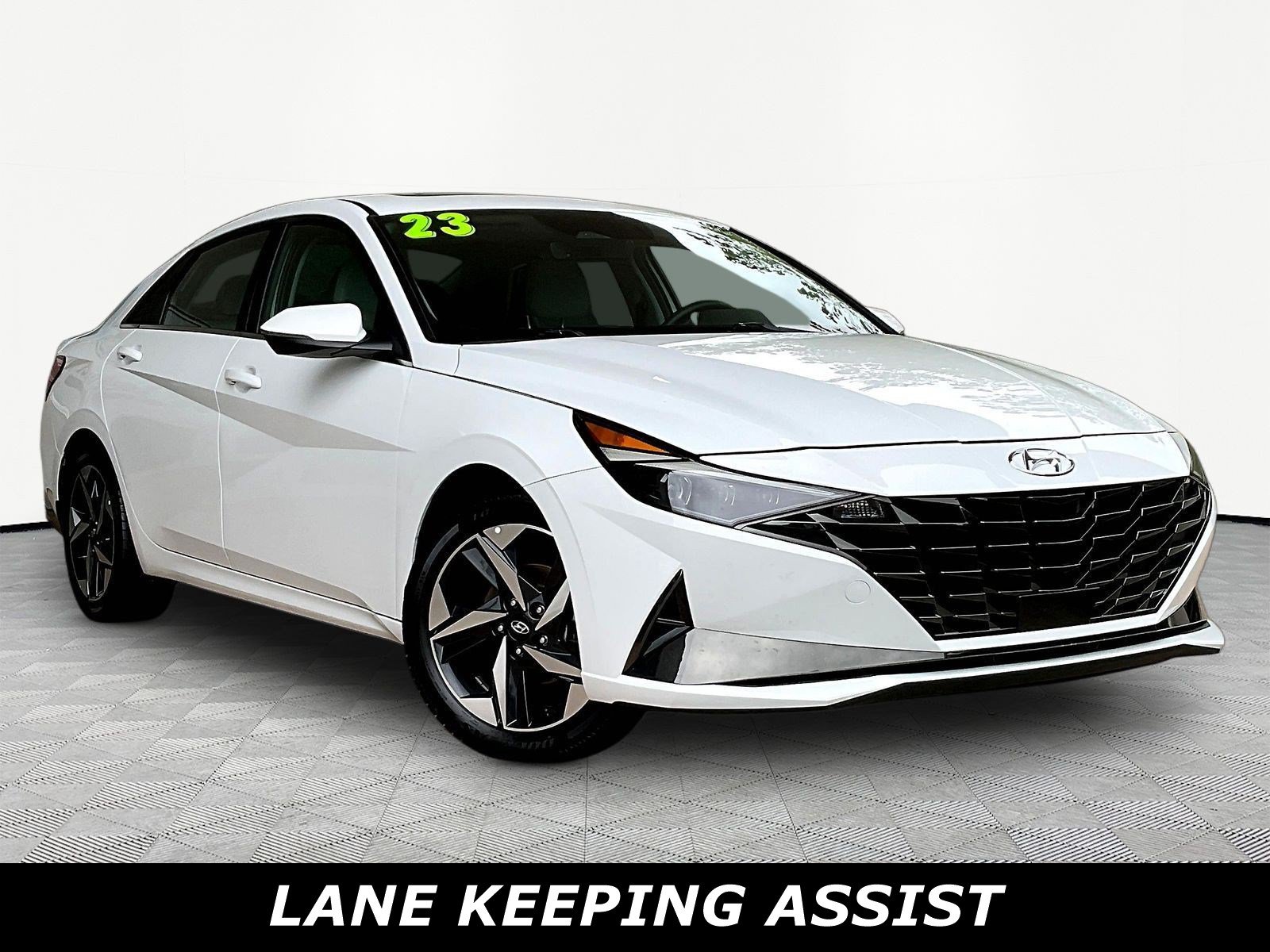 Used 2023 Hyundai Elantra Limited FWD image 3