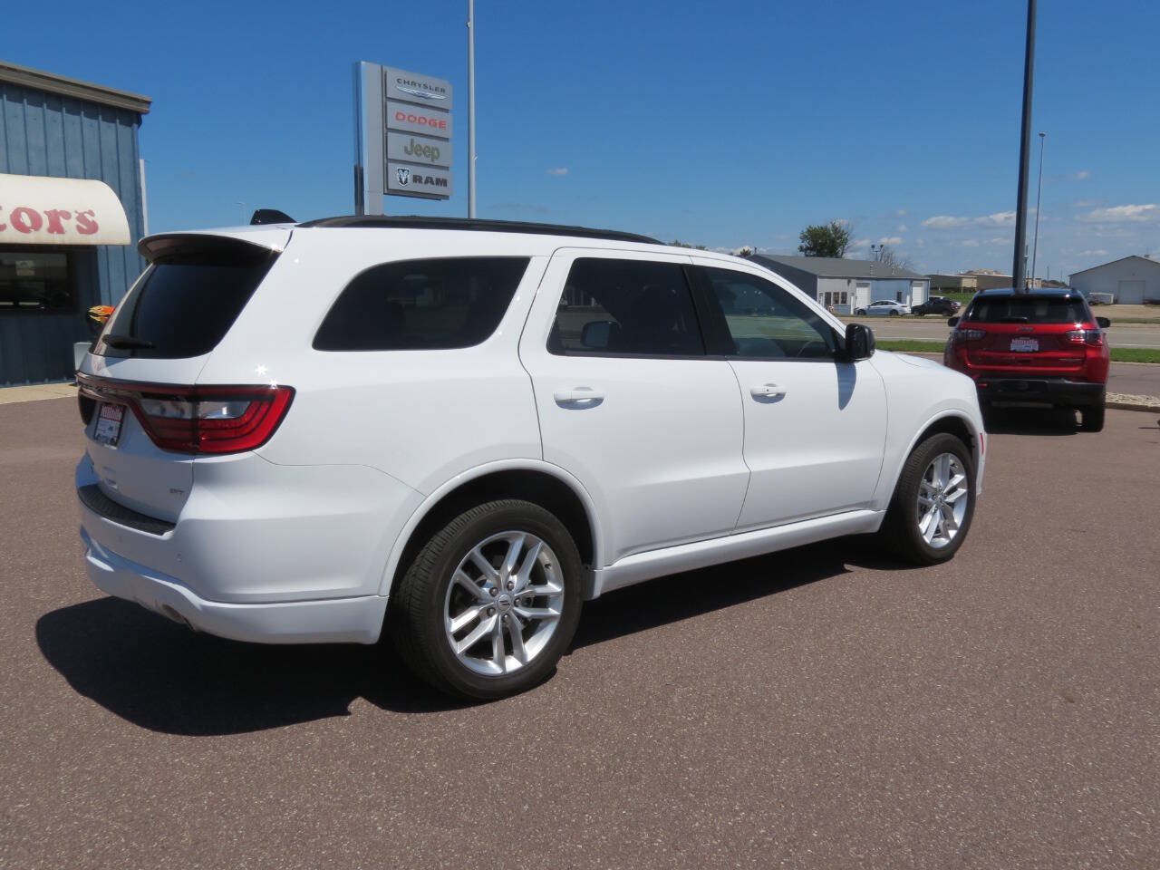 Used 2025 Dodge Durango GT AWD/4WD image 4