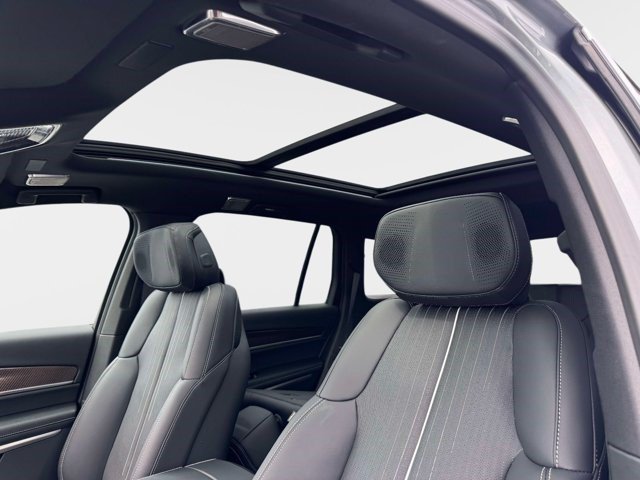 Certified 2026 Cadillac Vistiq Luxury AWD/4WD image 21