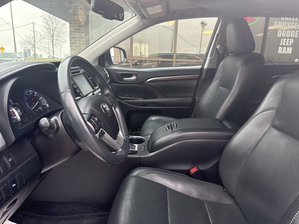 Used 2016 Toyota Highlander Limited image 57