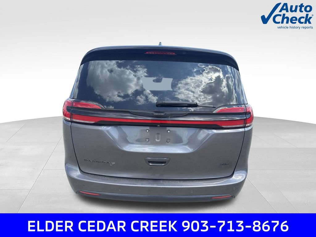 Used 2021 Chrysler Pacifica Touring-L w/ Uconnect Theater Family Group AWD/4WD image 7