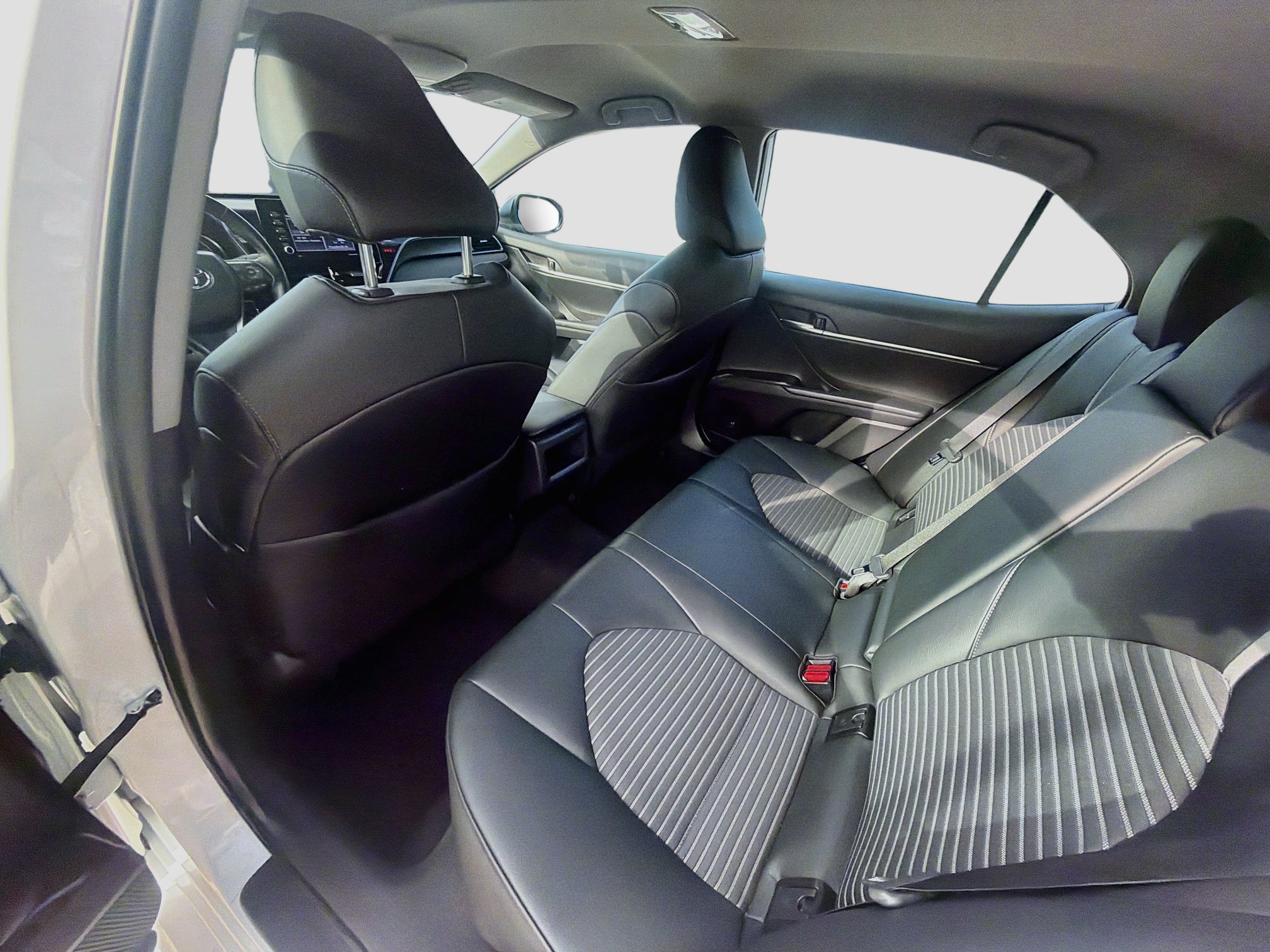 Used 2023 Toyota Camry SE FWD image 23