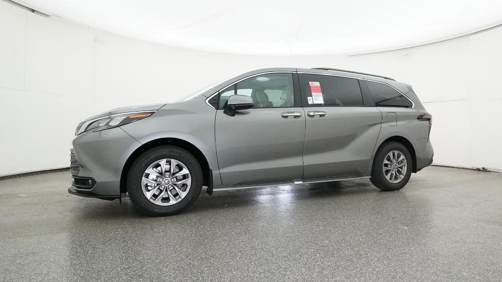 New 2026 Toyota Sienna XLE image 8