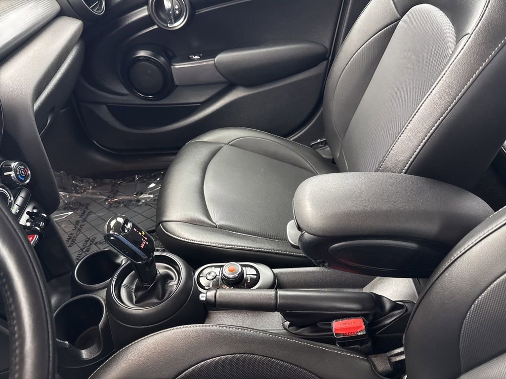 Used 2020 MINI Cooper 4-Door Hardtop image 23