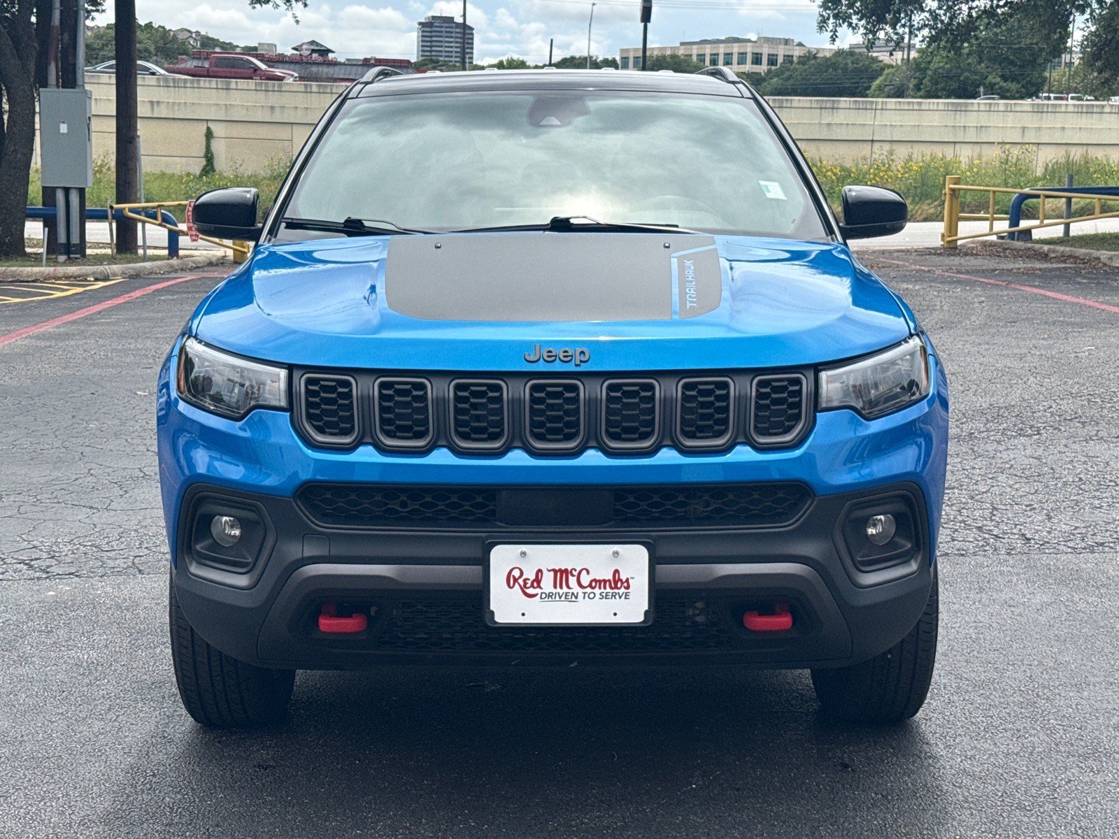Used 2025 Jeep Compass Trailhawk AWD/4WD image 2