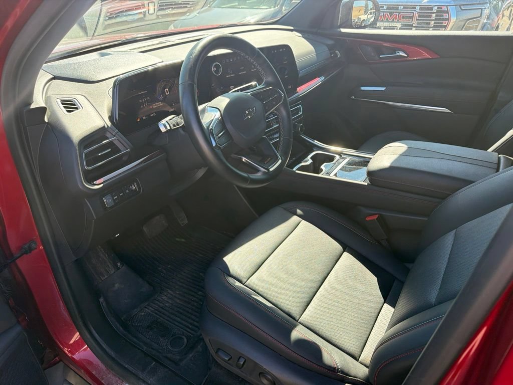 Used 2025 Chevrolet Traverse Z71 w/ LPO, Floor Liner Package AWD/4WD image 10