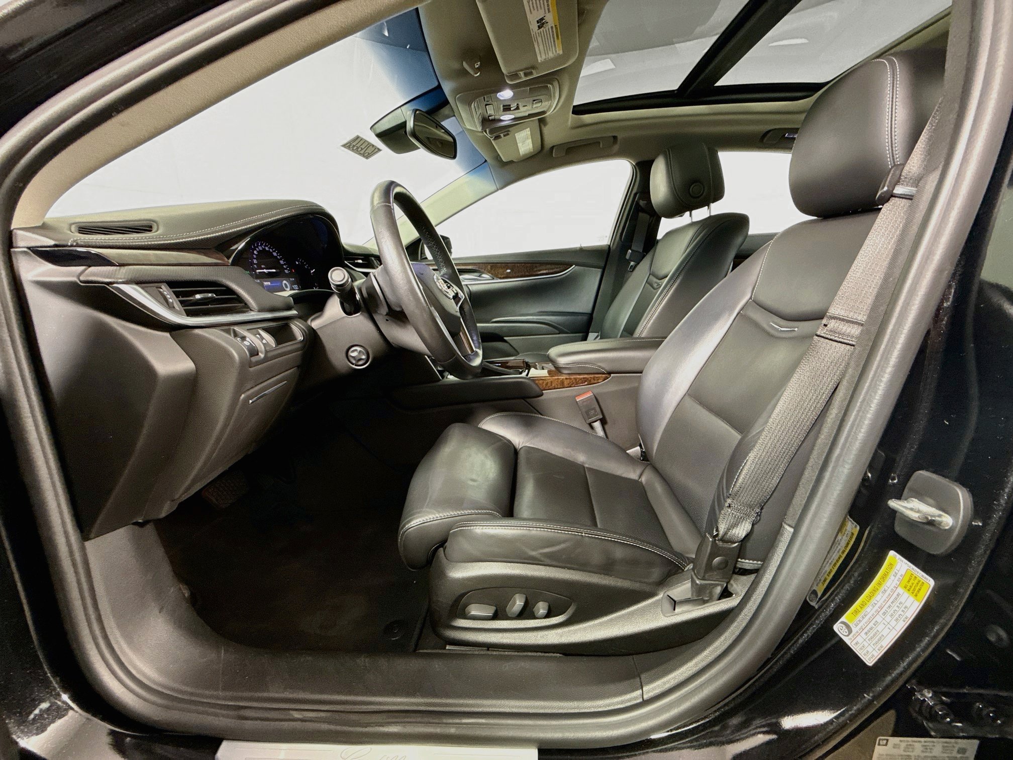 Used 2013 Cadillac XTS Luxury w/ Driver Awareness Package FWD image 22