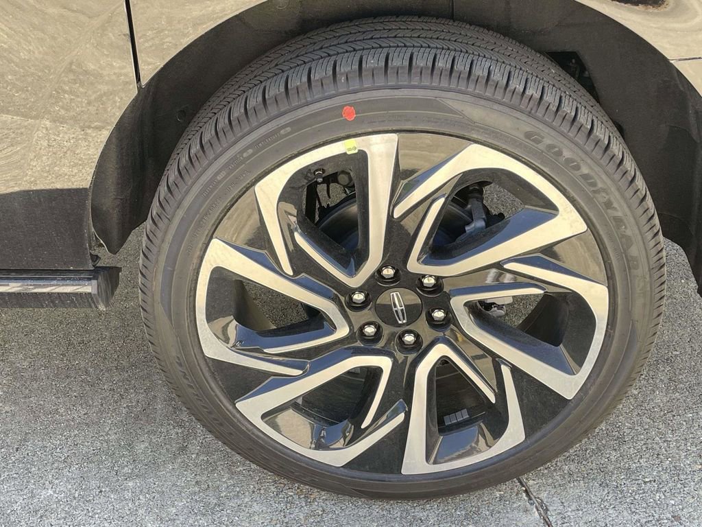 New 2026 Lincoln Navigator L Black Label image 9