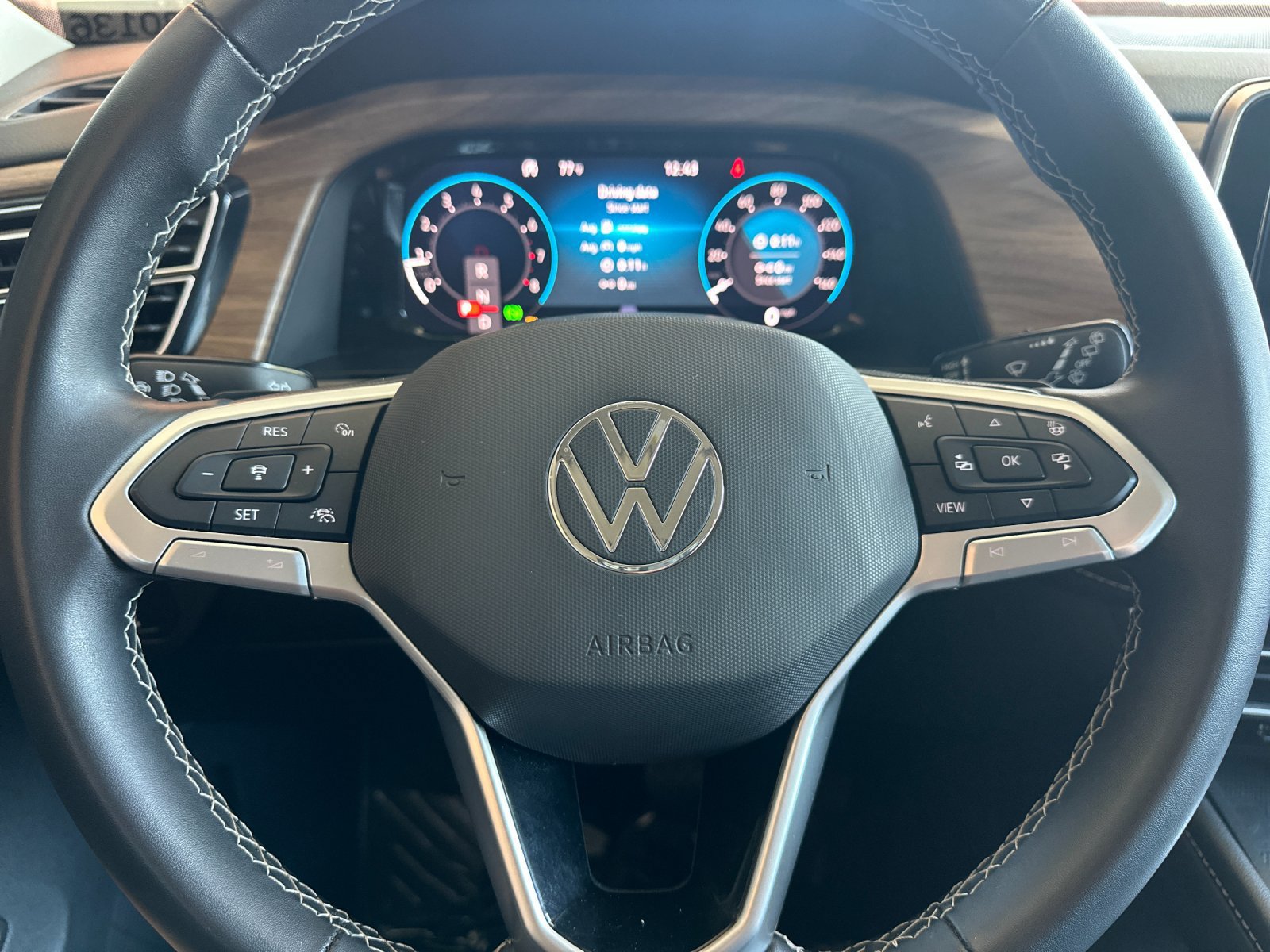 Used 2024 Volkswagen Atlas SE AWD/4WD image 31