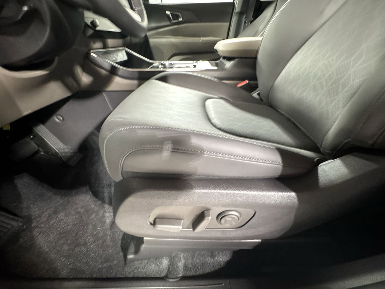 New 2026 Kia Carnival EX image 17