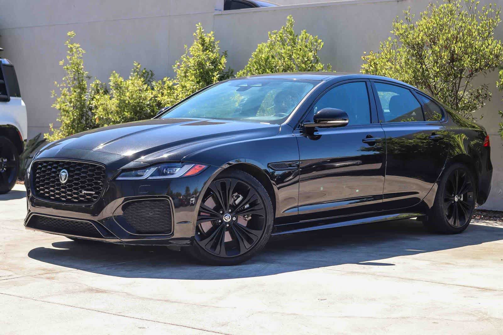 Used 2024 Jaguar XF R-Dynamic SE RWD image 1