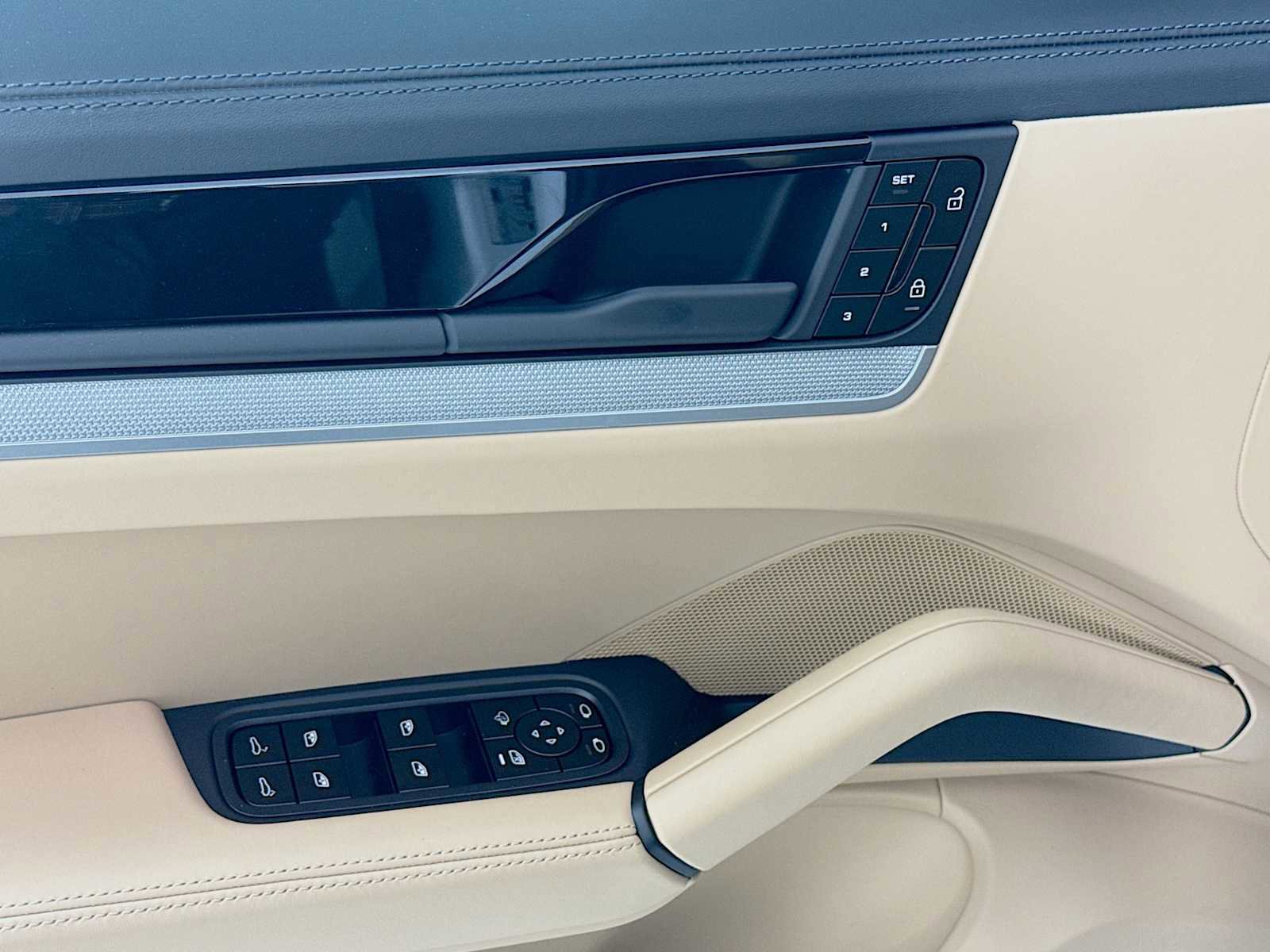 New 2026 Porsche Cayenne image 11