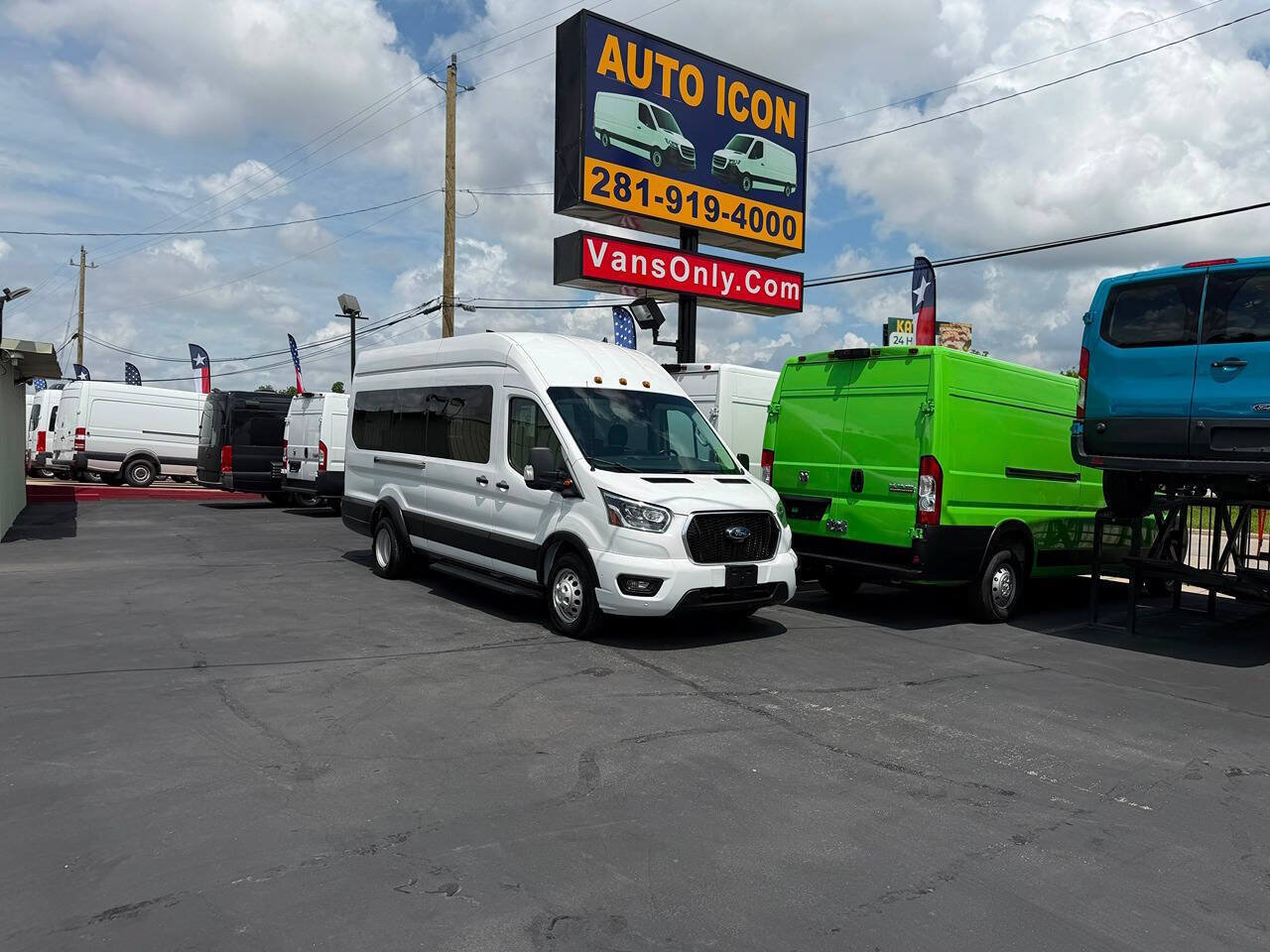 Used 2023 Ford Transit 350 XLT AWD/4WD image 31