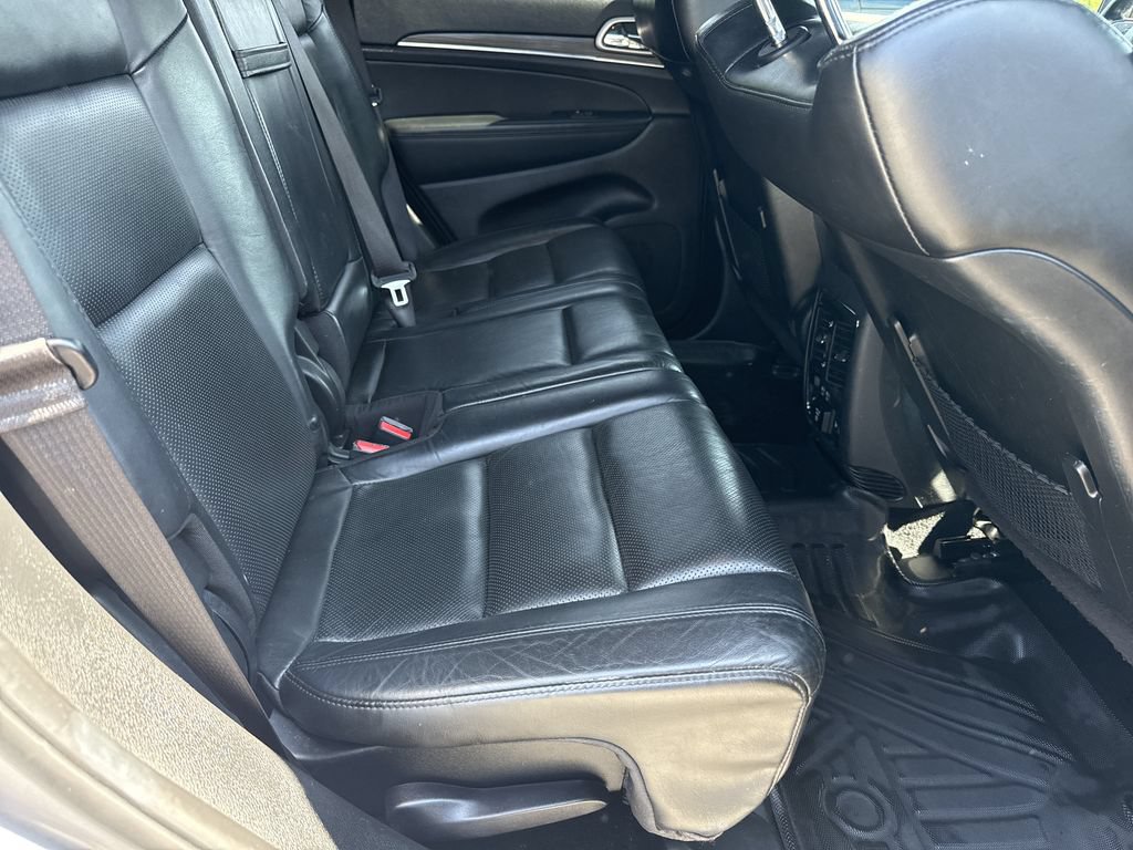 Used 2021 Jeep Grand Cherokee Limited RWD image 15