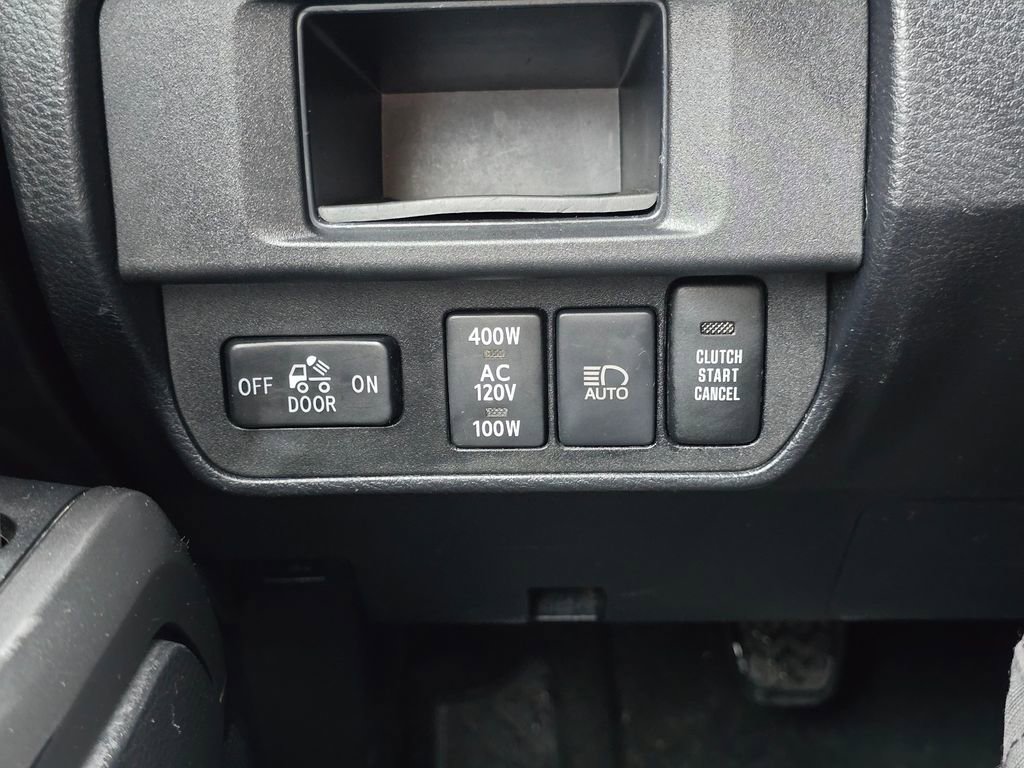 Used 2018 Toyota Tacoma TRD Off-Road image 34