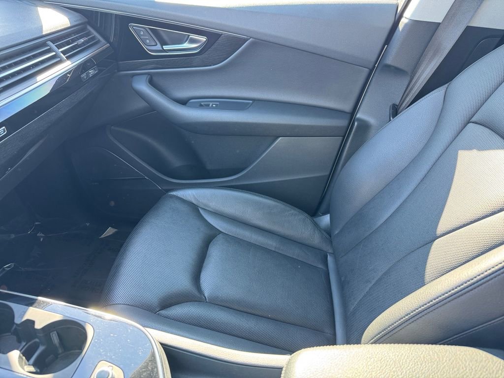 Used 2019 Audi Q7 3.0T Prestige w/ Prestige Package AWD/4WD image 30