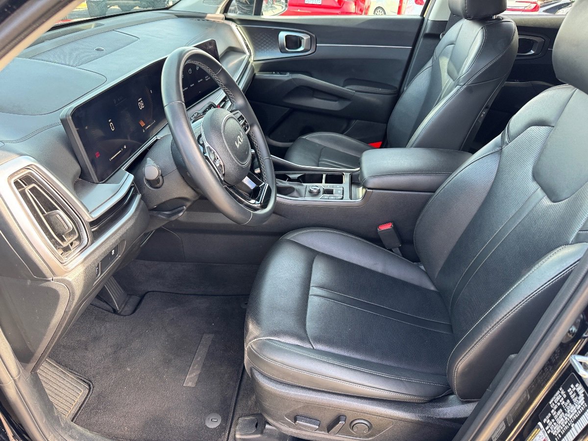 Used 2024 Kia Sorento S FWD image 26