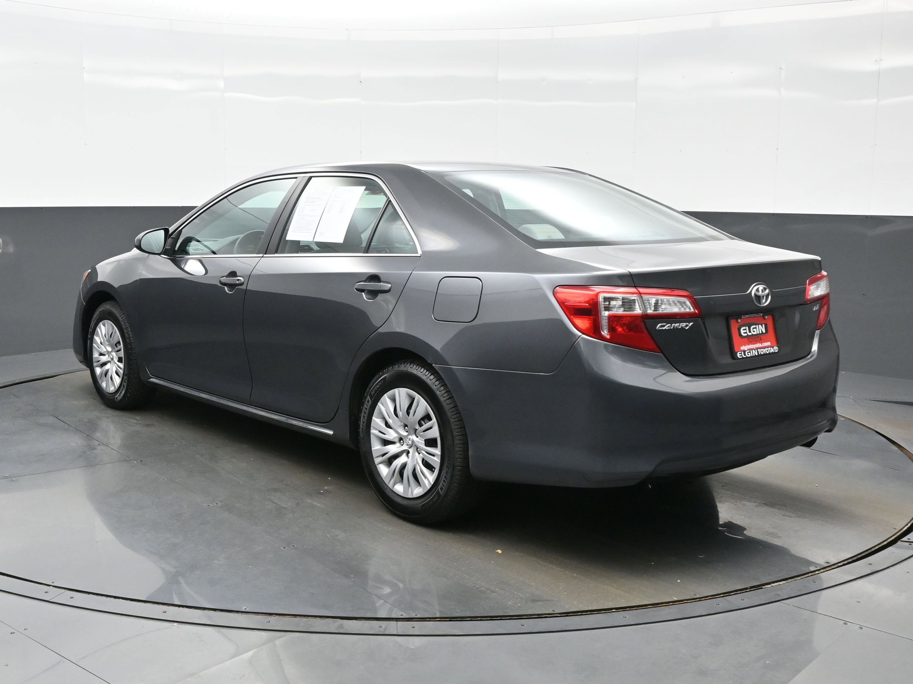 Used 2013 Toyota Camry LE image 4