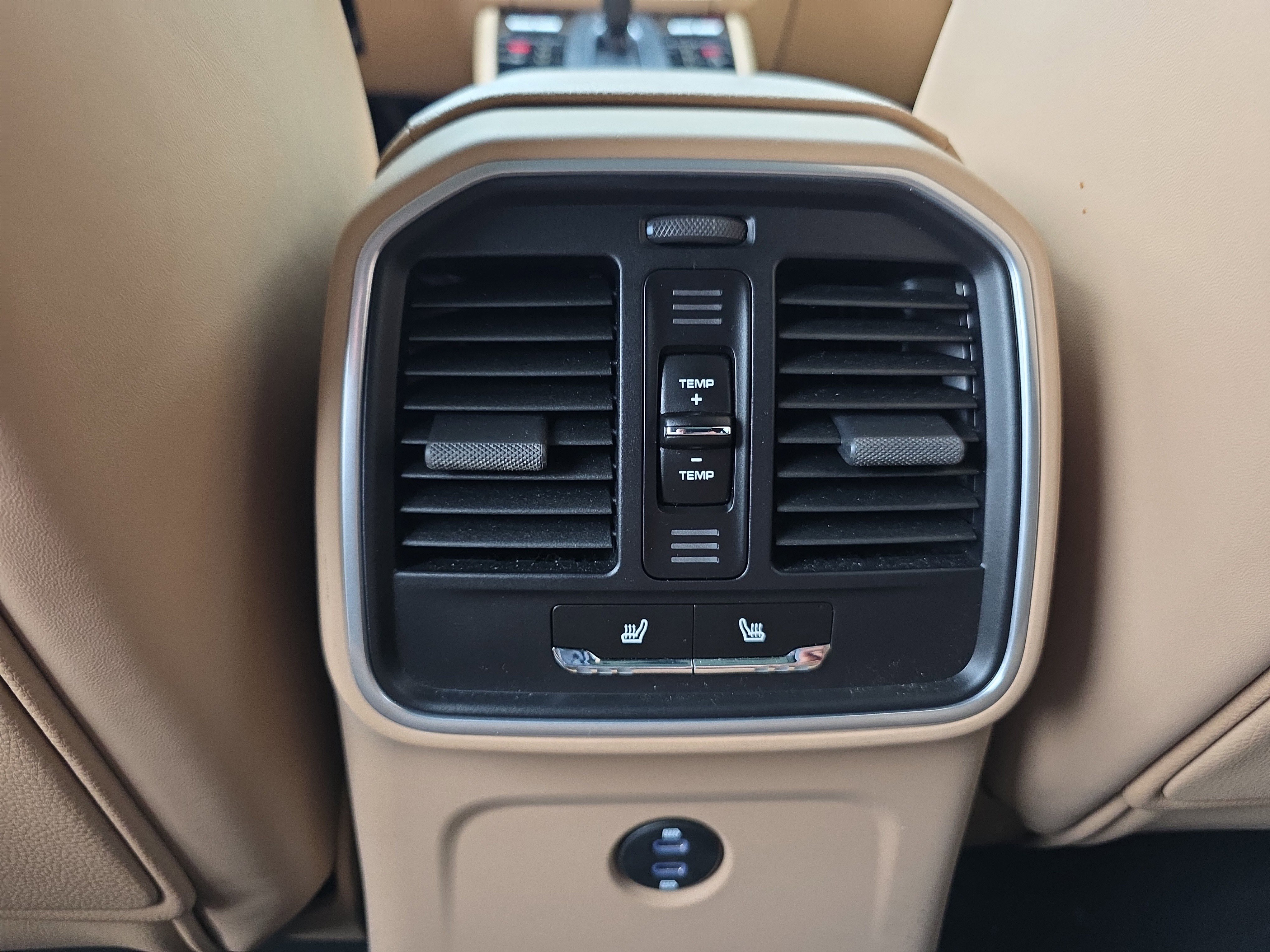 Used 2022 Porsche Macan AWD/4WD image 15