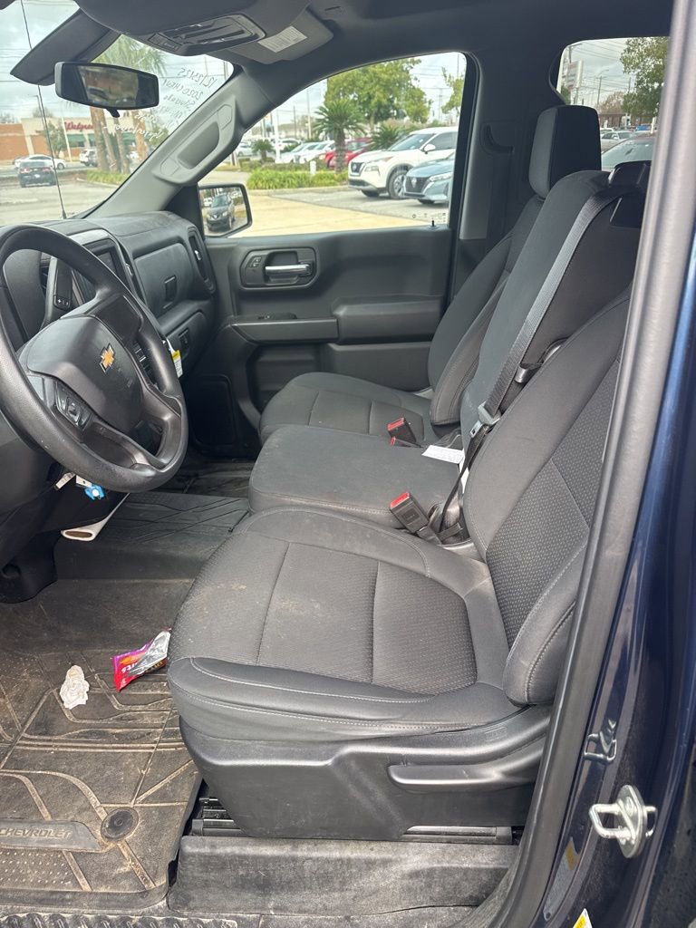 Used 2020 Chevrolet Silverado 1500 Custom w/ Custom Value Package image 11