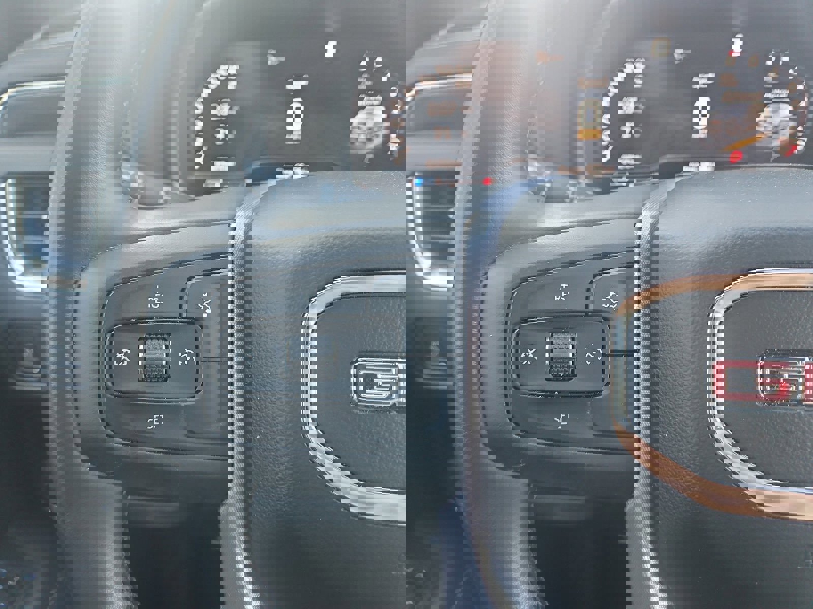 Used 2023 GMC Yukon SLT image 14