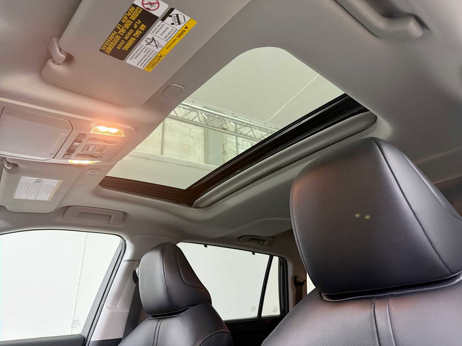 Used 2023 Toyota Highlander XLE FWD image 16