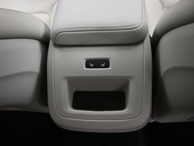 Used 2023 Volvo V60 B5 Cross Country Plus image 32