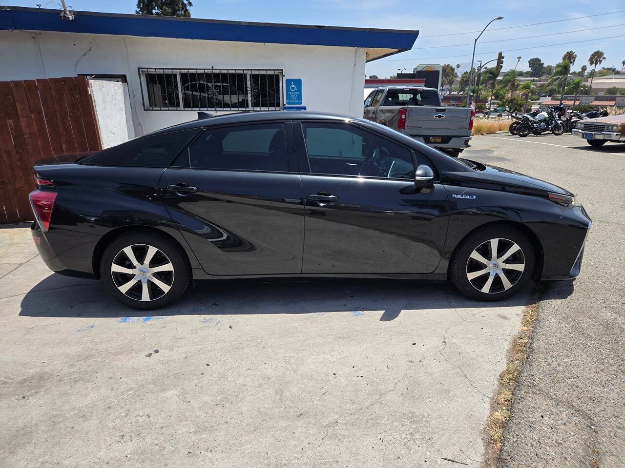 Used 2018 Toyota Mirai FWD image 11