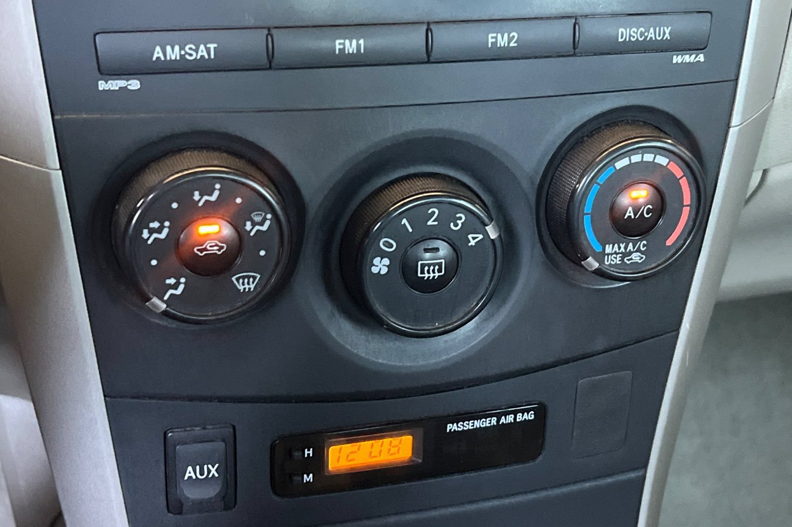 Used 2010 Toyota Corolla LE FWD image 18