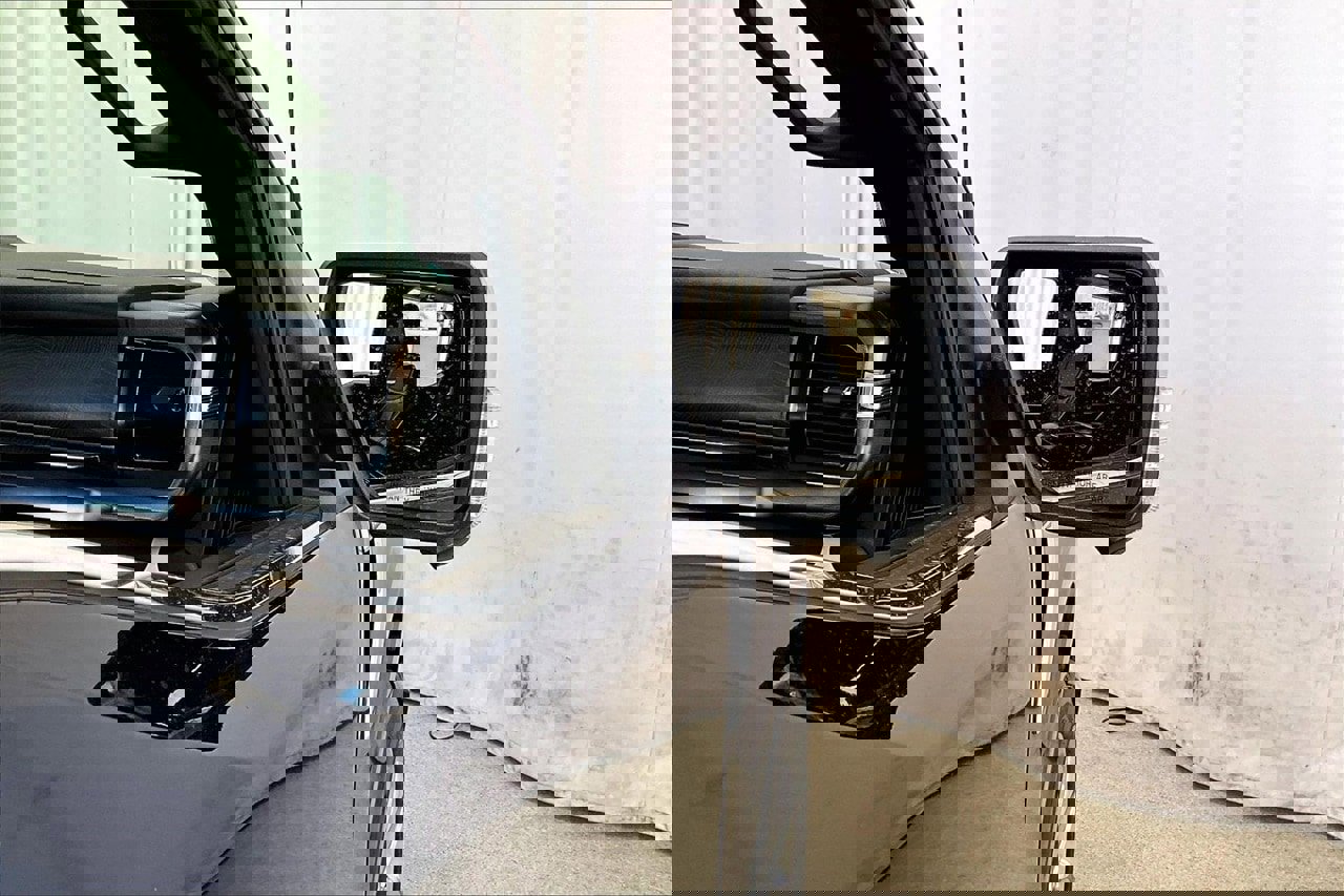 Used 2022 Ford F150 Platinum w/ Equipment Group 701A High image 11