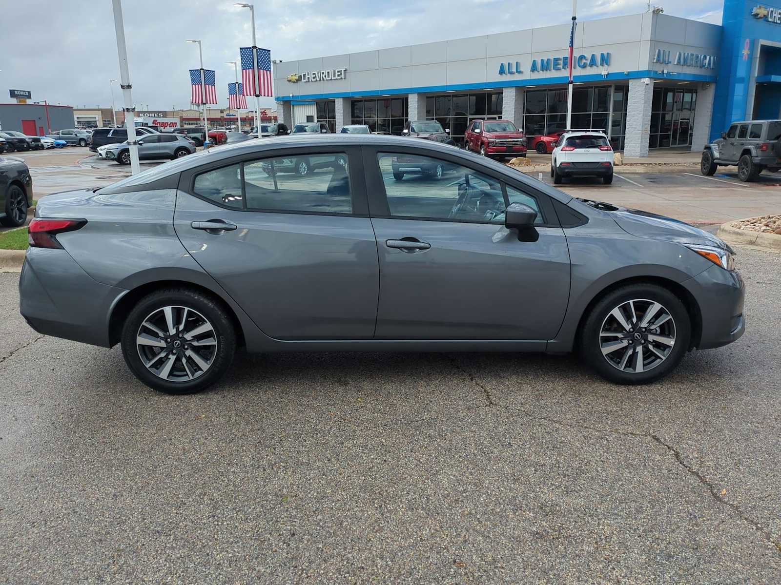 Used 2024 Nissan Versa SV image 9