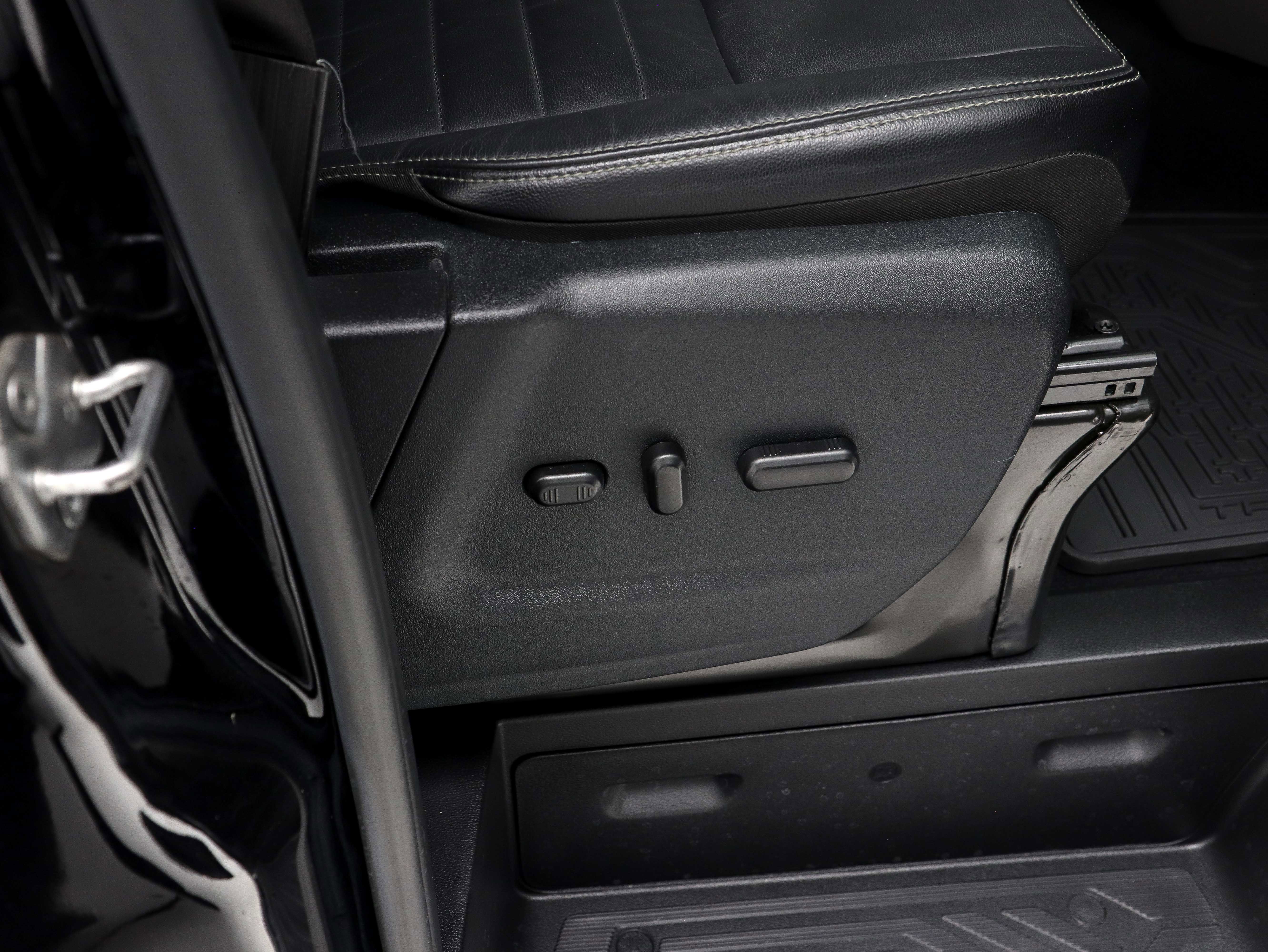 Used 2022 Ford Transit 350 XLT image 19