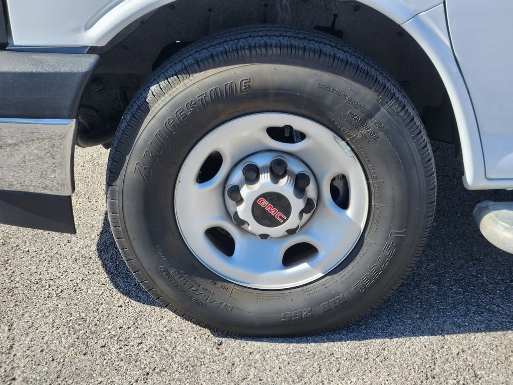 Used 2024 GMC Savana 2500 w/ Driver Convenience Package image 12