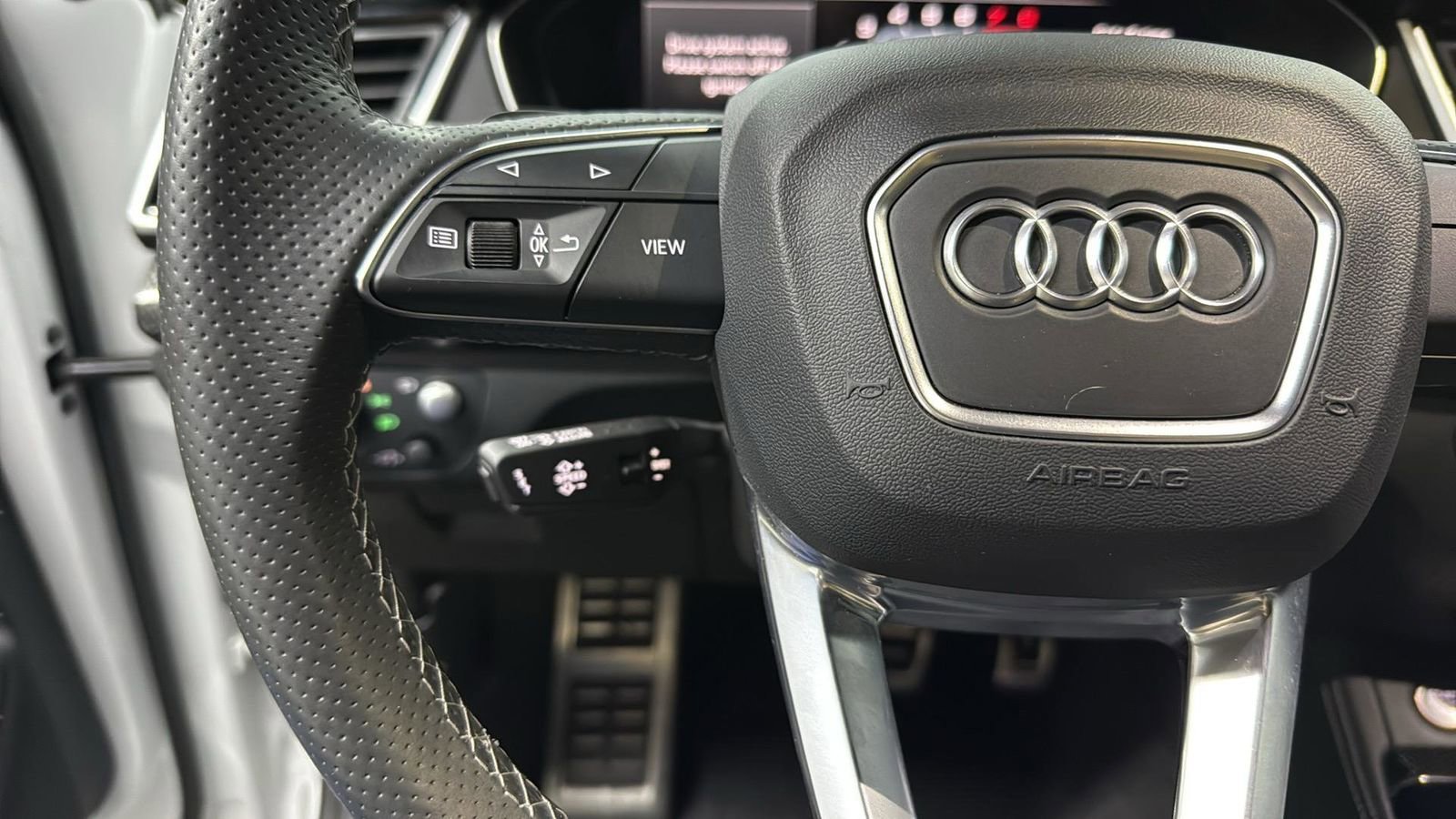 Used 2023 Audi SQ5 Prestige image 17