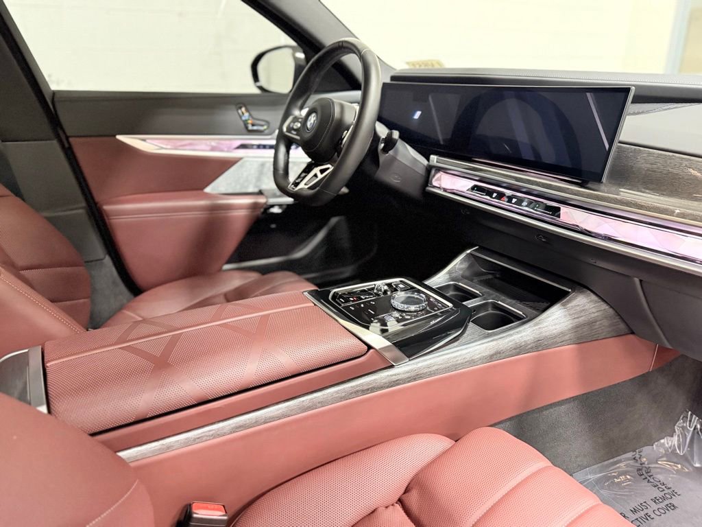 Used 2024 BMW i7 xDrive60 image 45