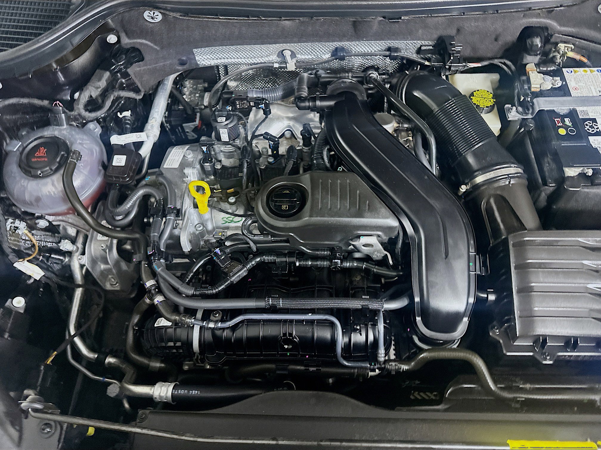 Used 2024 Volkswagen Taos SE image 30