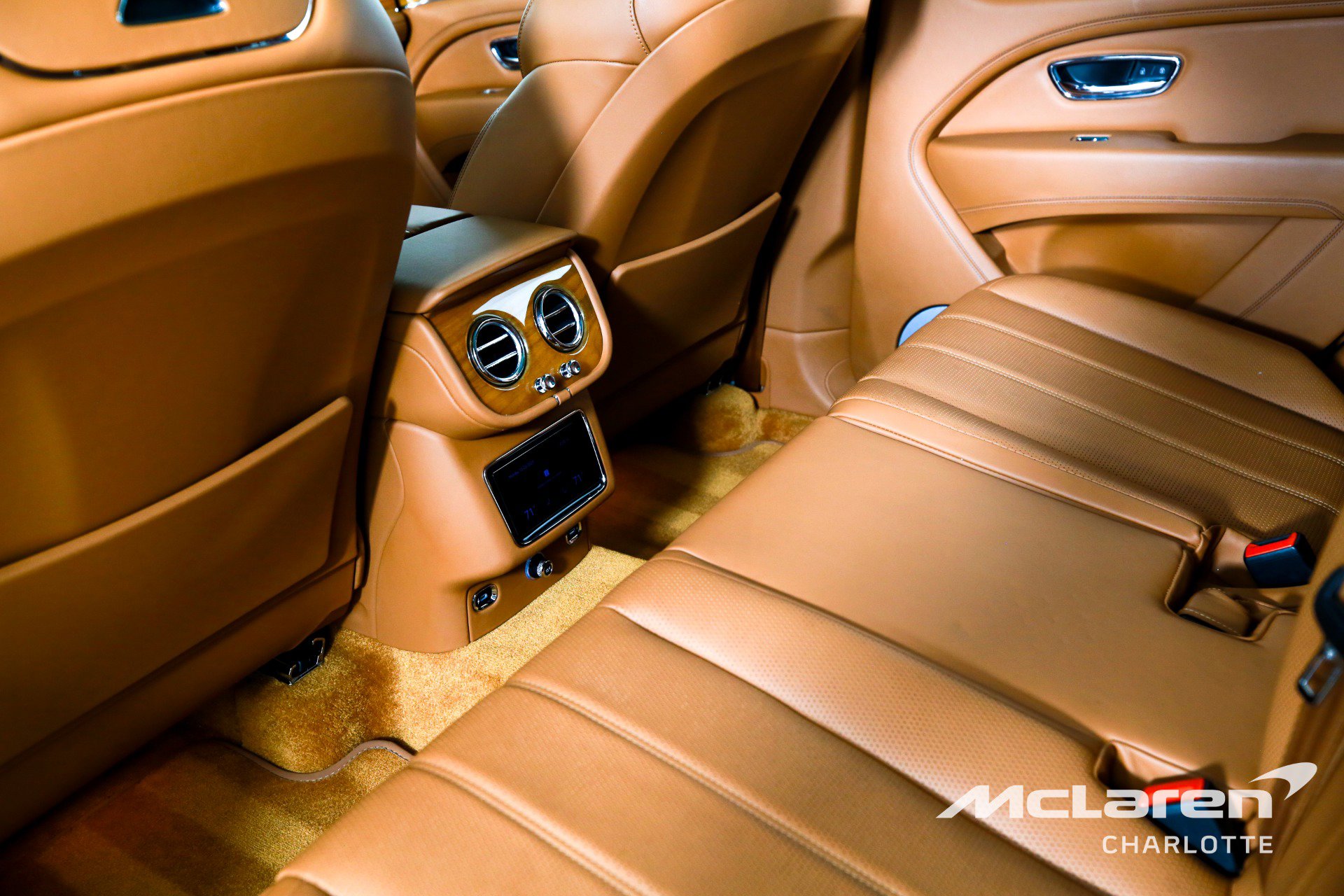 Used 2022 Bentley Bentayga image 19