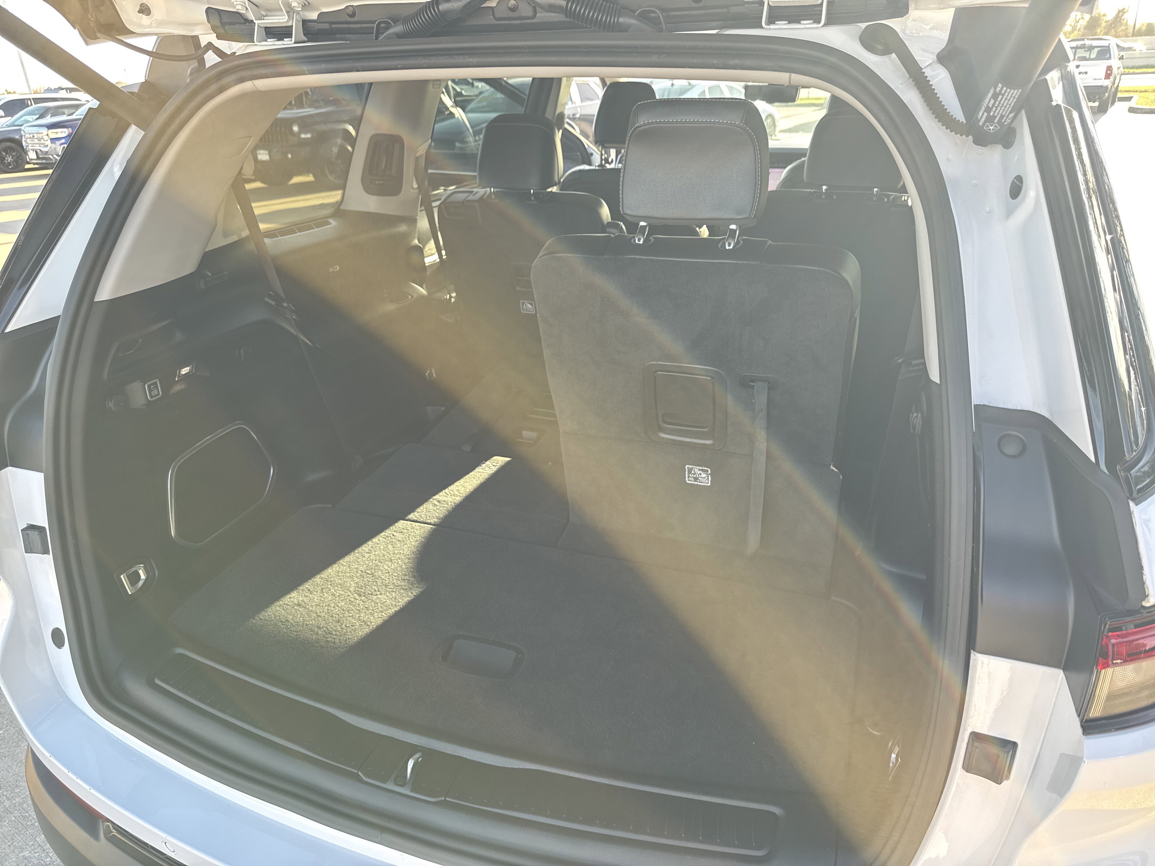 Used 2023 Jeep Grand Cherokee L Limited w/ Luxury Tech Group II image 31