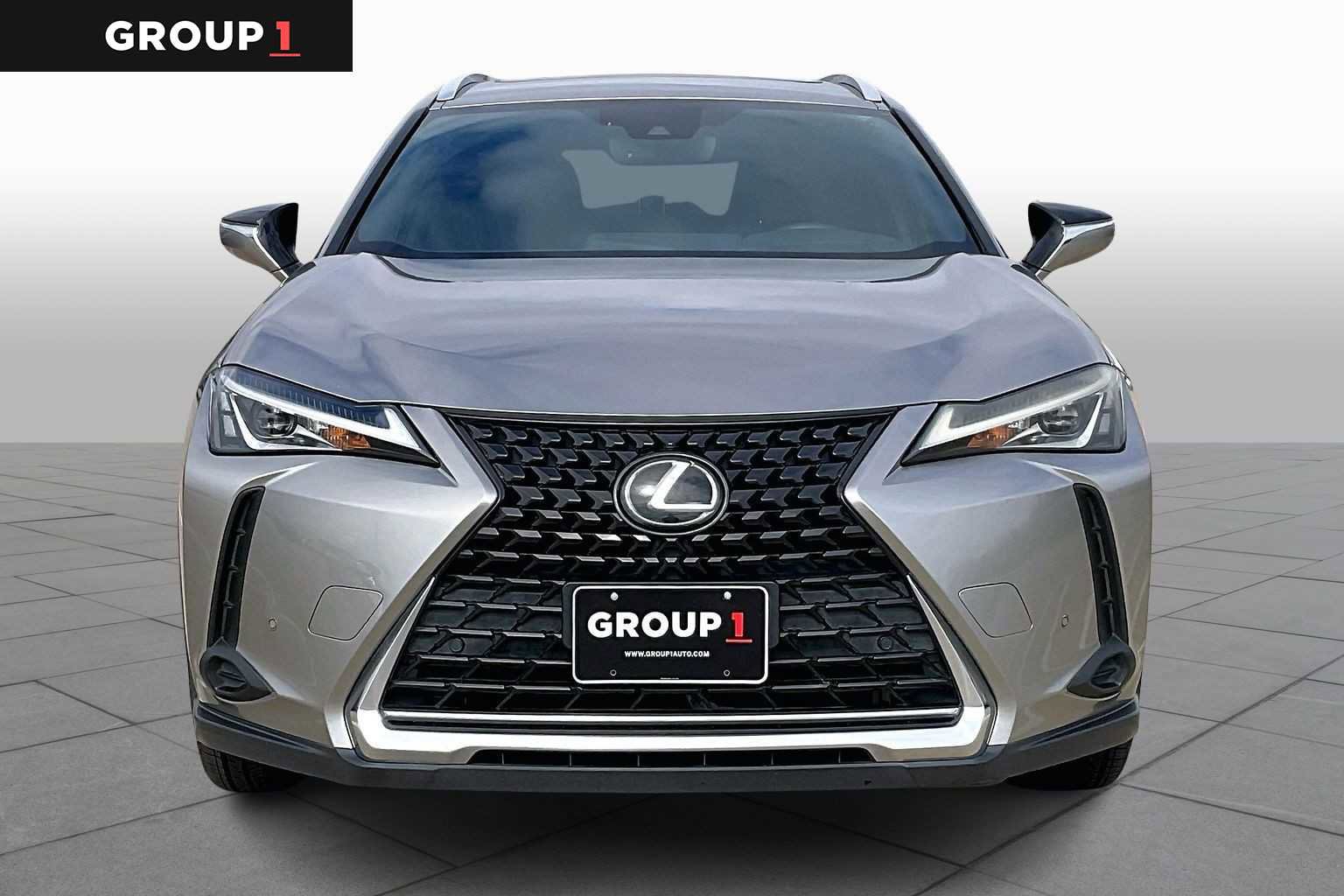 Used 2020 Lexus UX 200 w/ Premium Package image 4