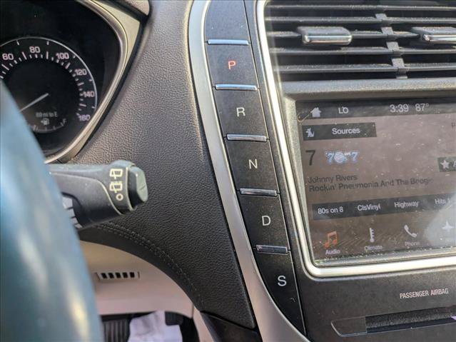 Used 2017 Lincoln MKX Select w/ Select Plus Package FWD image 11