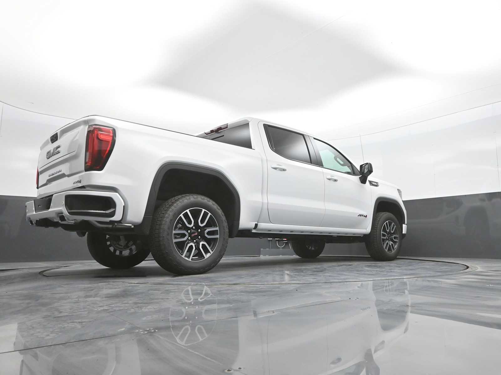 New 2026 GMC Sierra 1500 AT4 w/ AT4 Premium Package AWD/4WD image 41