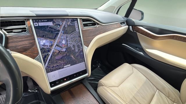 Used 2017 Tesla Model X 90D AWD/4WD image 25