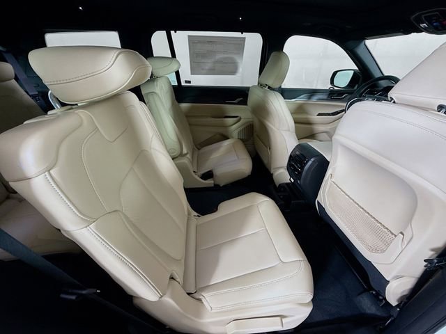 New 2025 Jeep Grand Cherokee L Limited w/ Luxury Tech Group II image 28