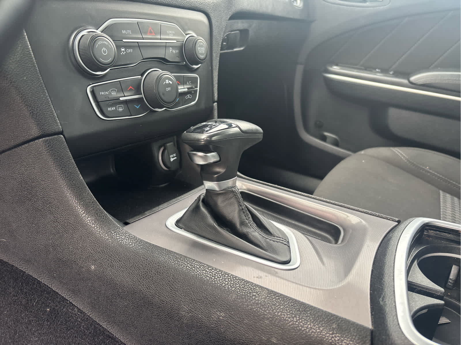 Used 2023 Dodge Charger SXT image 10