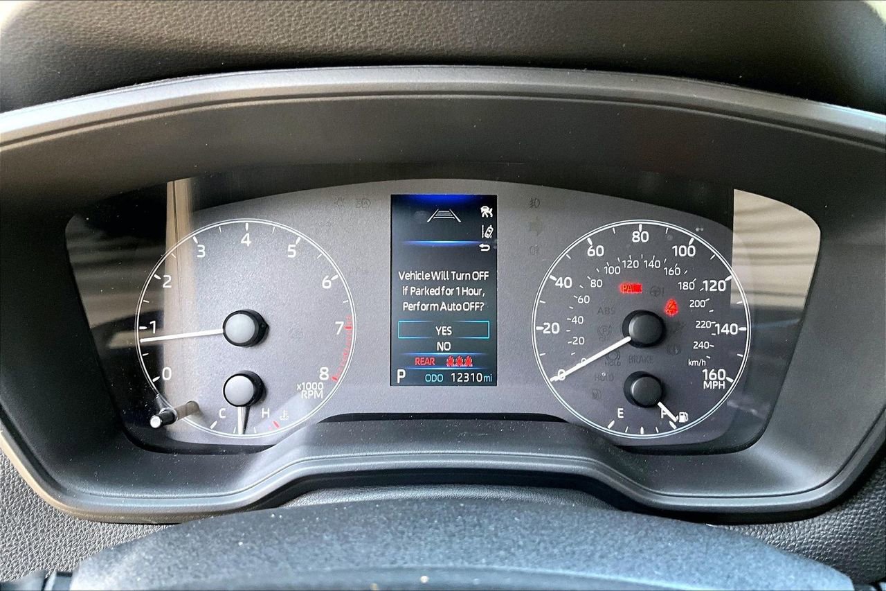 Used 2025 Toyota Corolla Cross LE w/ Moonroof Package image 12