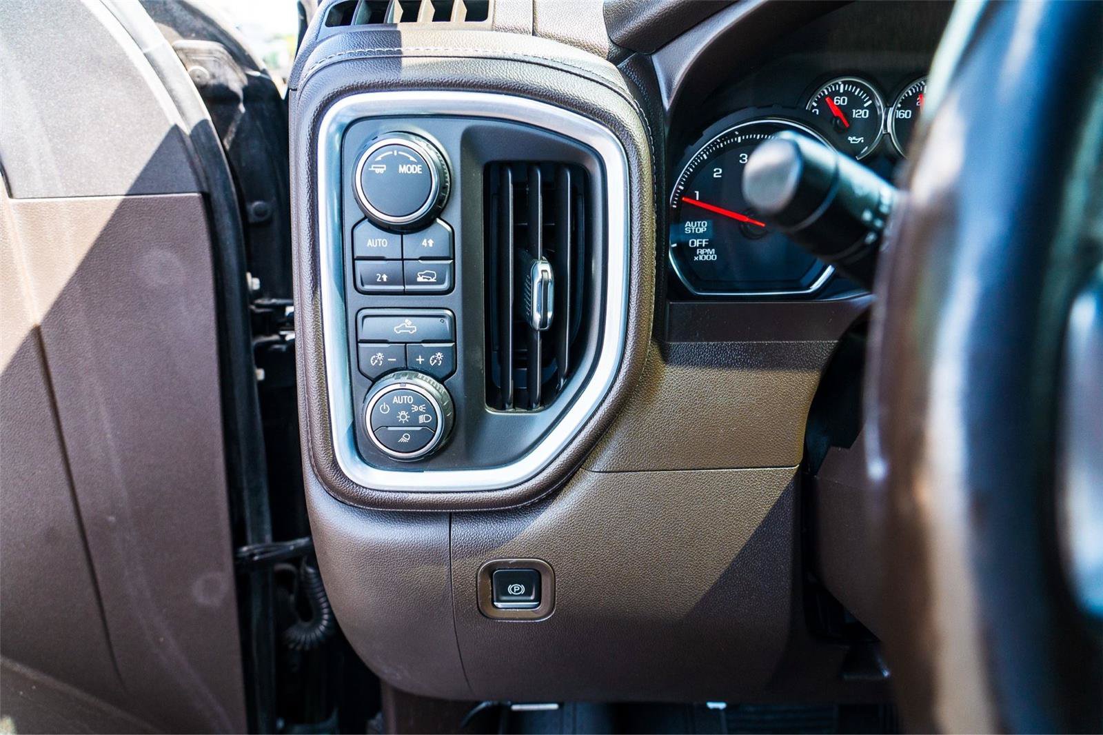 Used 2020 Chevrolet Silverado 1500 LT w/ Texas Edition AWD/4WD image 16