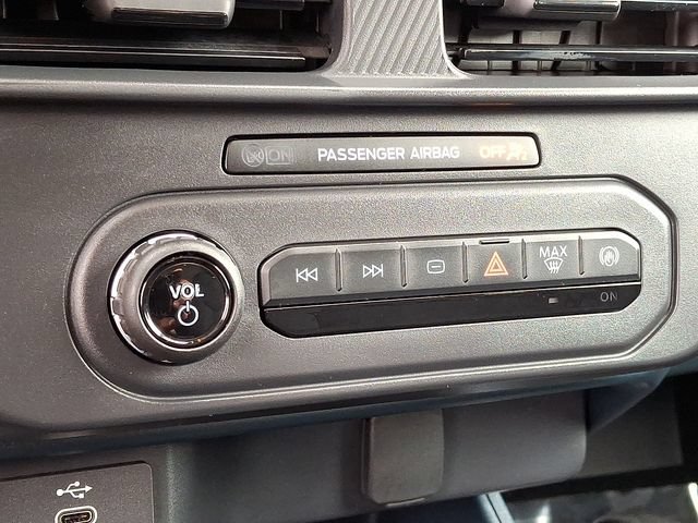 Used 2025 Ford Maverick XL FWD image 15