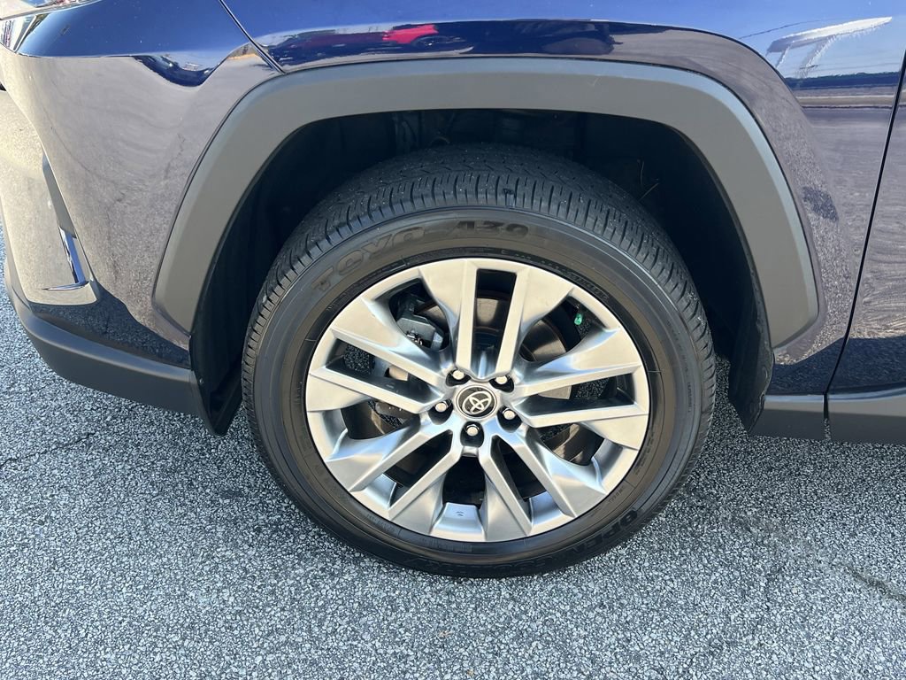 Used 2022 Toyota RAV4 XLE Premium image 13