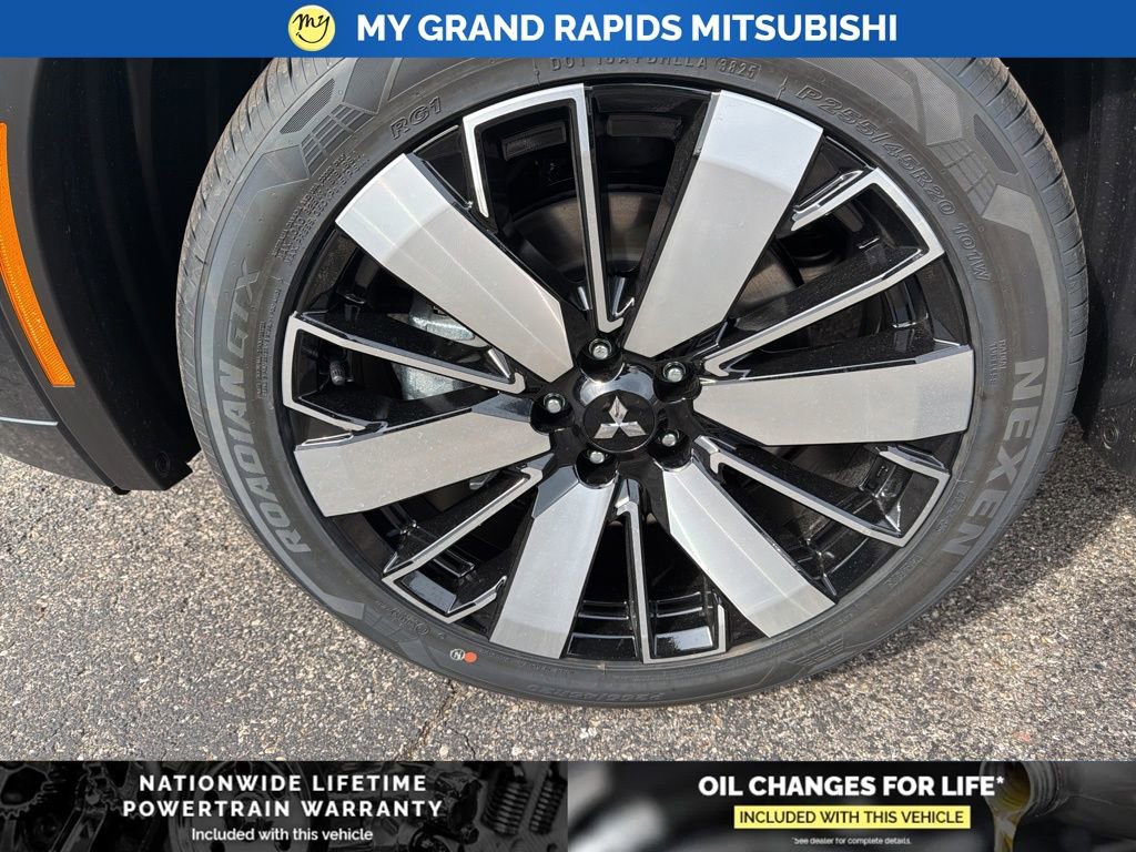 New 2026 Mitsubishi Outlander SEL image 9