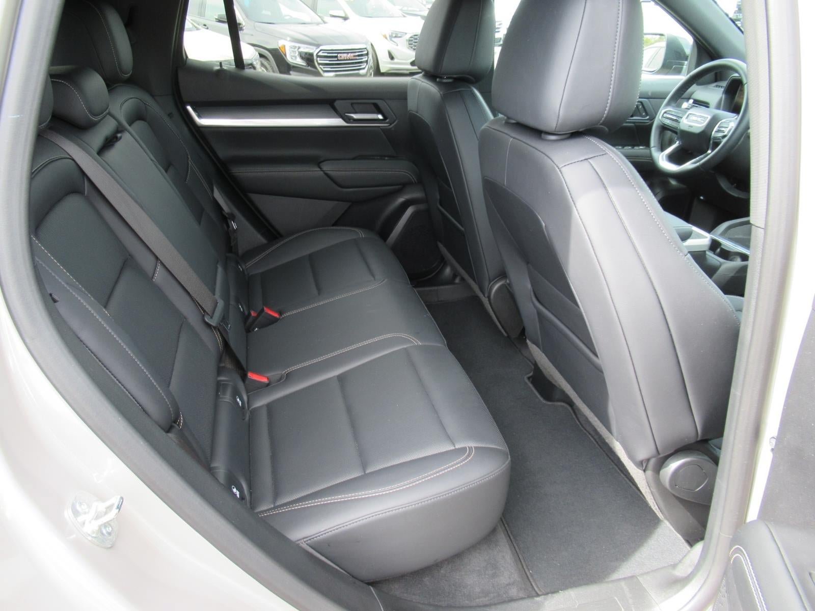 Used 2025 GMC Terrain Elevation w/ Elevation Premium Package AWD/4WD image 28